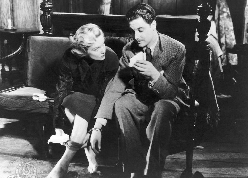 still-of-madeleine-carroll-and-robert-donat-in-the-39-steps-(1935)-large-picture